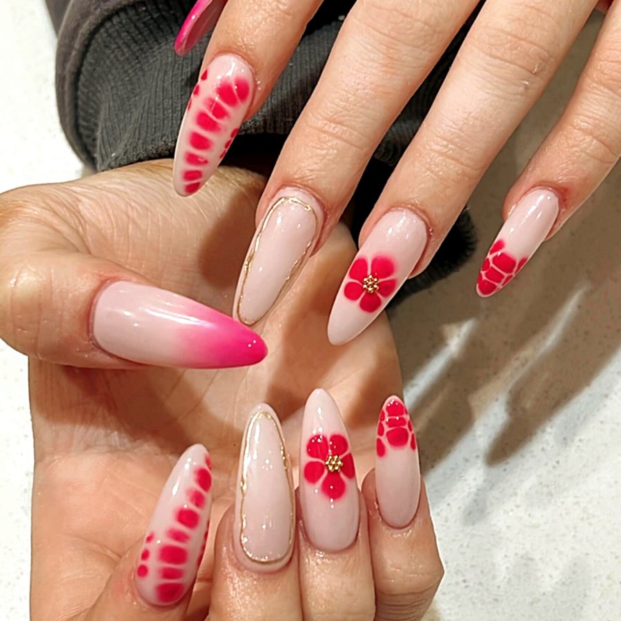 Red nail set